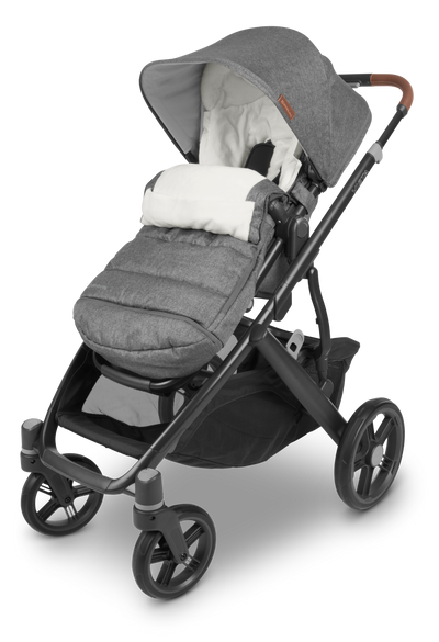 UPPAbaby Cozy Ganoosh (Greyson), on Vista V3