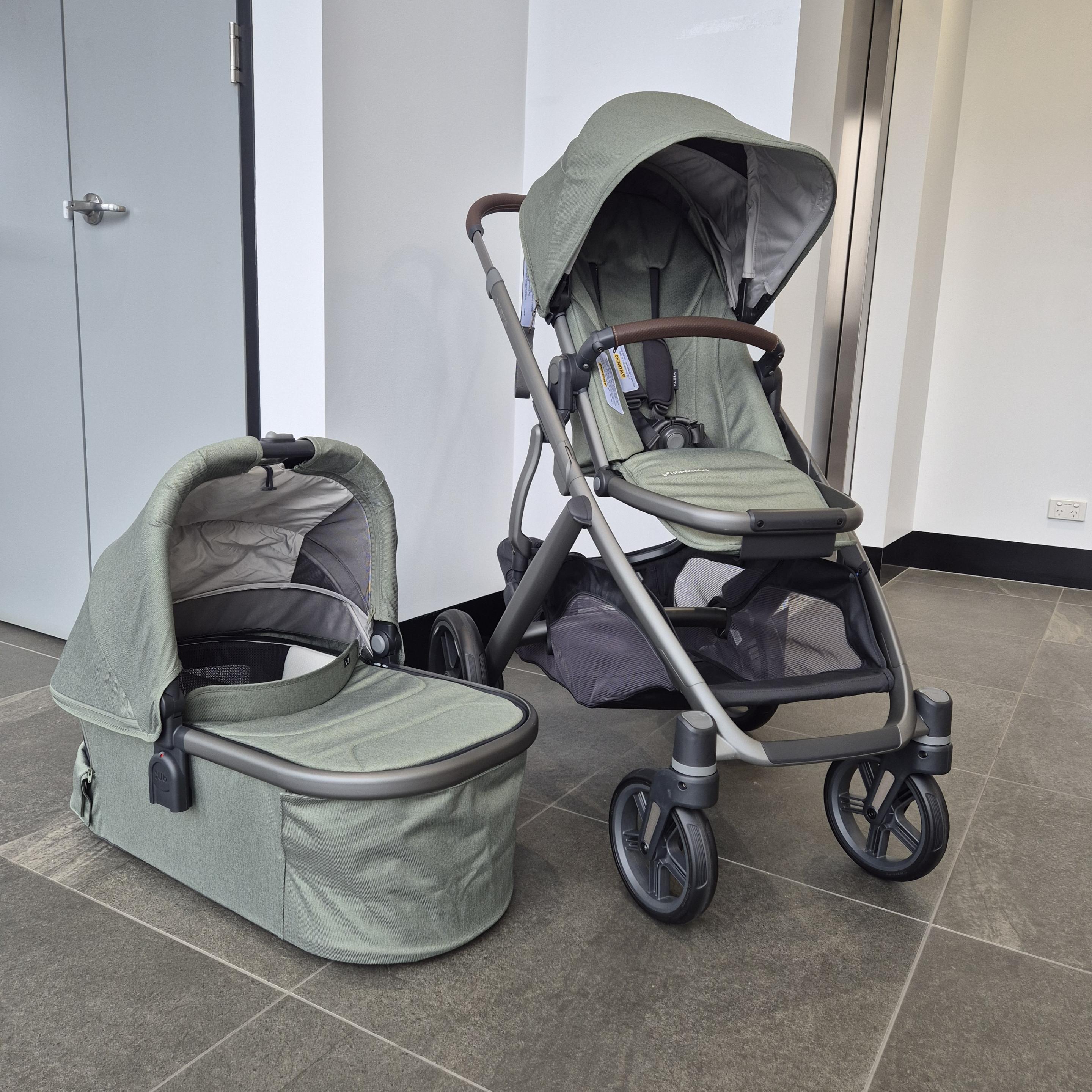 EX DISPLAY PICK UP ONLY - UPPAbaby Vista V3 Pram With Bassinet - Evelyn (Meadow Green)
